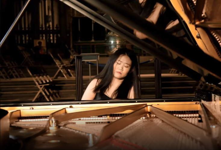 Ke Ma plays Yorkminster: a dazzling performance featuring Mozart, Debussy and Brahms. Ke Ma's performance aimed to highlight the importance of the arts to the human condition and the crisis facing musicians affected by the the coronavirus pandemic. Performance premiered on 24/12/2020 at 19:00 GMT Ke Ma plays Yorkminster.